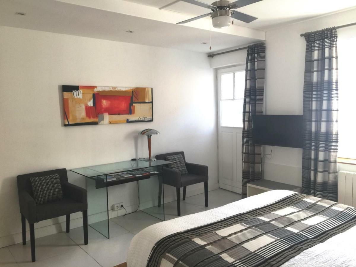 Au Coeur Des Remparts Apartment Aigues-Mortes Bagian luar foto