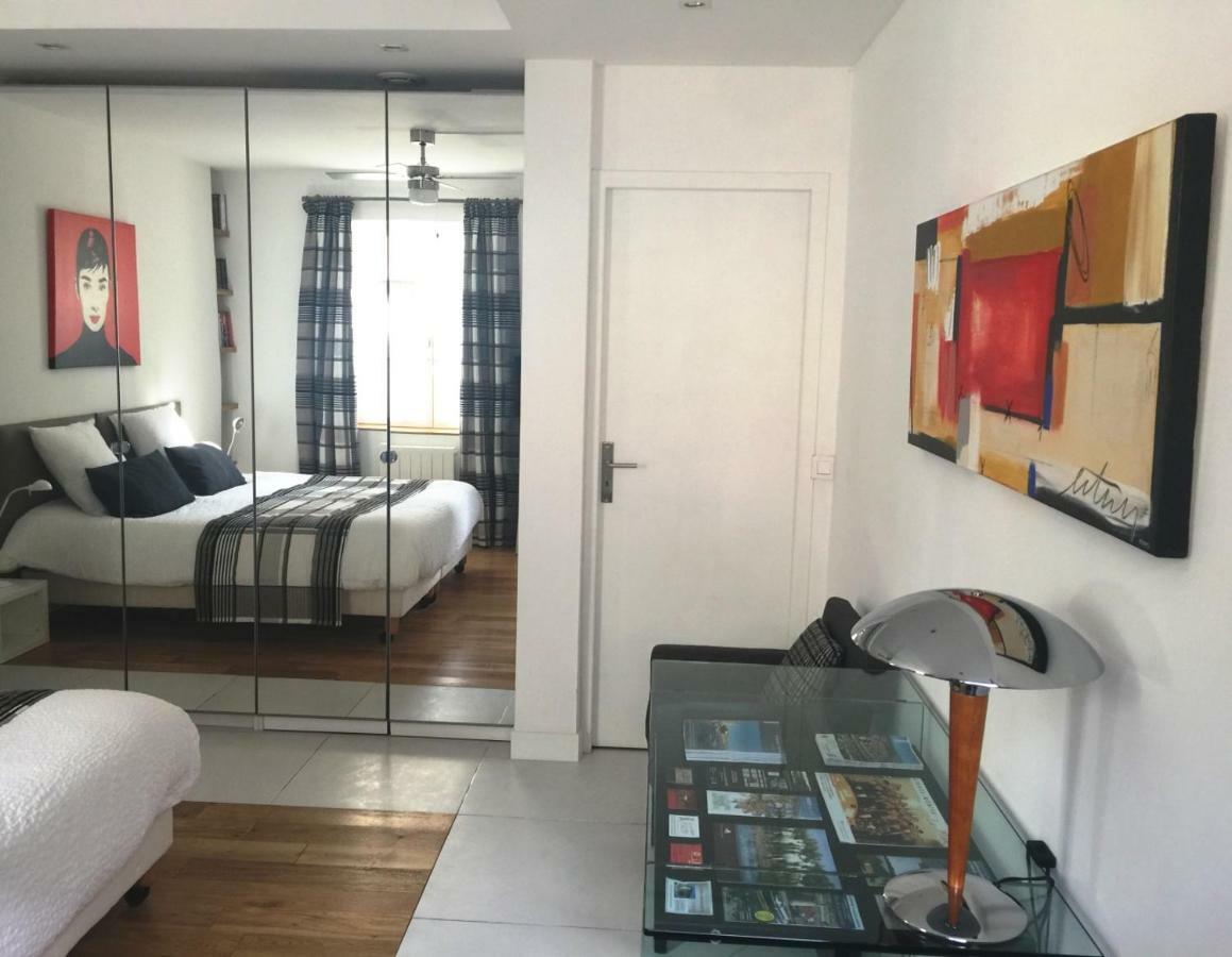 Au Coeur Des Remparts Apartment Aigues-Mortes Bagian luar foto