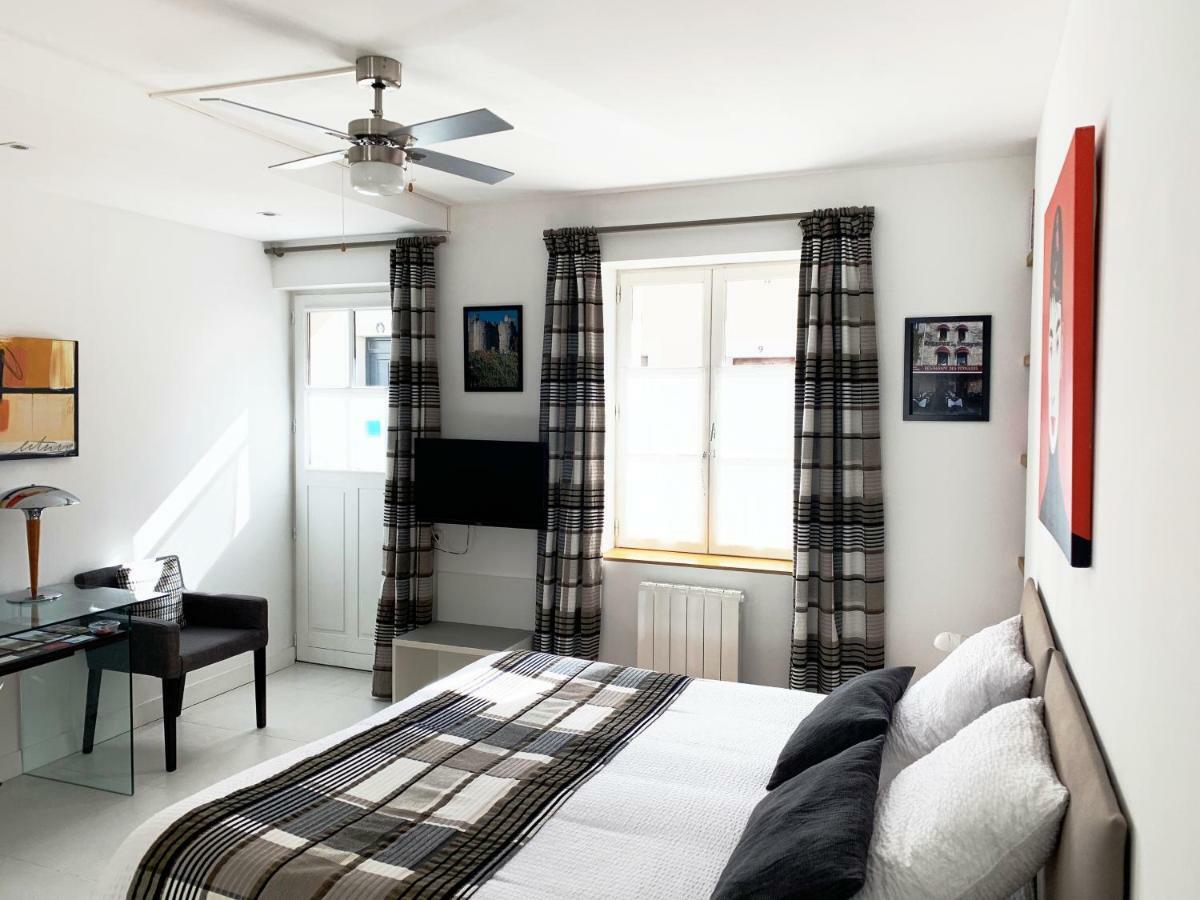 Au Coeur Des Remparts Apartment Aigues-Mortes Bagian luar foto