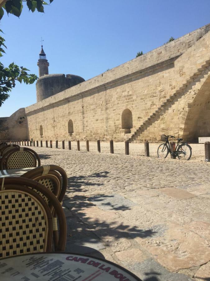 Au Coeur Des Remparts Apartment Aigues-Mortes Bagian luar foto